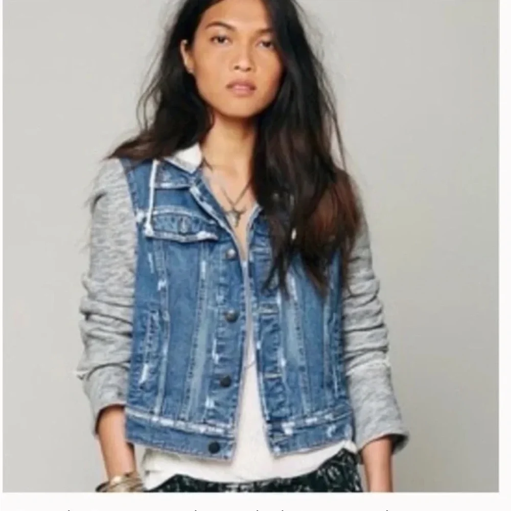 Free People hooded distressed cropped denim jacket XS - Picture 11 of 12